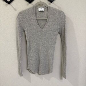 Allude Cashmere V-Neck Sweater